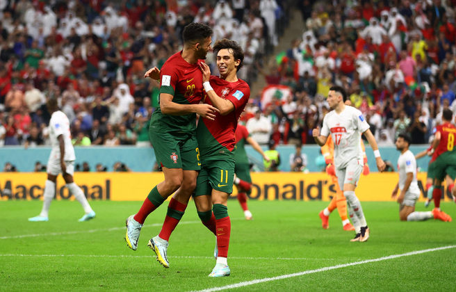 Avassaladora, Portugal faz o quarto gol com Raphael Guerreiro 