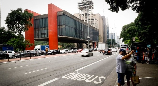 Avenida Paulista, um dos pontos turísticos de SP, que atrai também pelos blocos