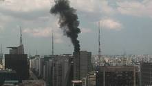 Incêndio de grandes proporções atinge prédio na avenida Paulista