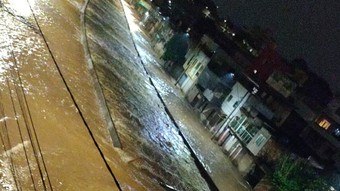 Chuva cai forte e provoca vários pontos de alagamento em BH