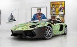 Lebron James fecha o ranking no sétimo lugar. O super astro da NBA tem em sua garagem essa Lamborghini Aventador com customização inspirada em tênis da Nike, que foi comprada em 2011, por James, pela bagatela de R$ 3,7 milhões