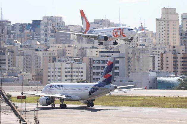 Movimentação dos aviões no Aeroporto de Congonhas (SP)