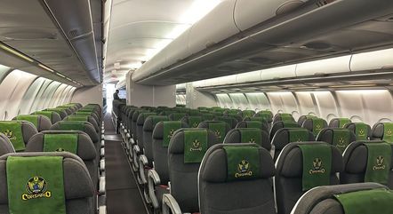 Interior do avião que vai resgatar brasileiros