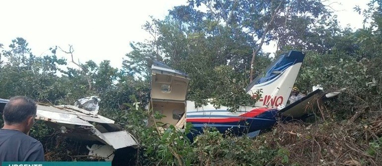 Avião cai na fazenda do ex-piloto Nelson Piquet
