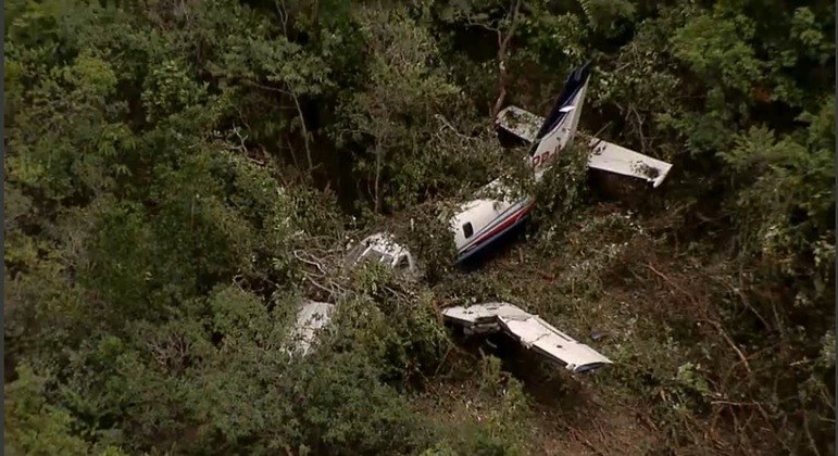 Avião cai na fazenda do ex-piloto Nelson Piquet