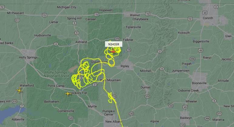 Monitoramento mostrava avião no ar ao norte de Tupelo