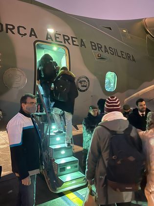 Eles garantiram que, das 215 mil pessoas das duas cidades cuja saída teria sido permitida, nenhuma chegou aos corredores humanitários abertos.