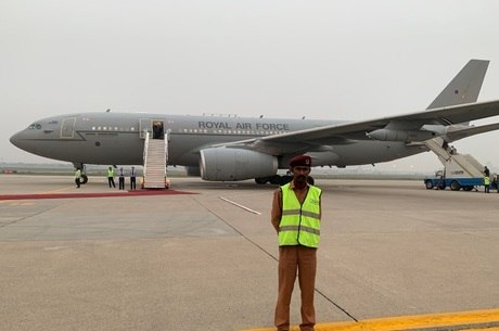Avião da família real no aeroporto de Lahore