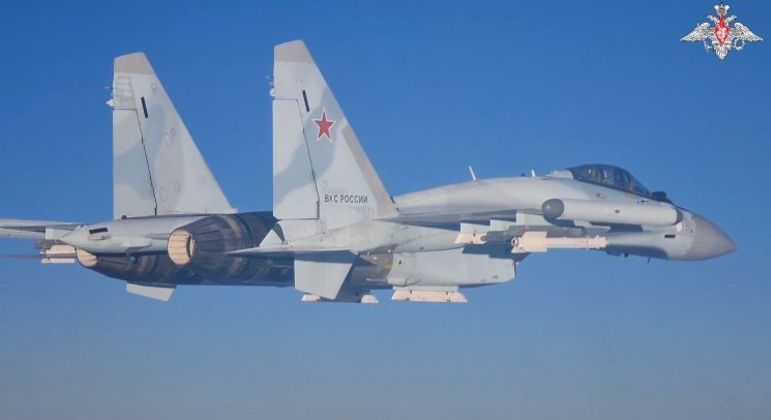 Avião militar da Rússia participa de exercícios aéreos com forças chinesas