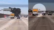 Dramático! Avião realiza pouso forçado e pega fogo no meio de rodovia