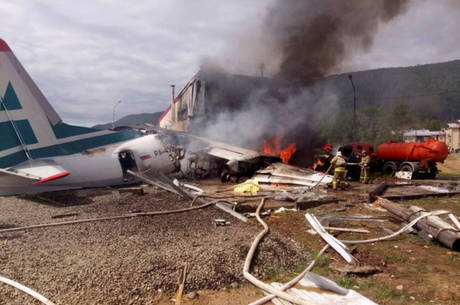 Os dois pilotos da aeronave morreram no acidente