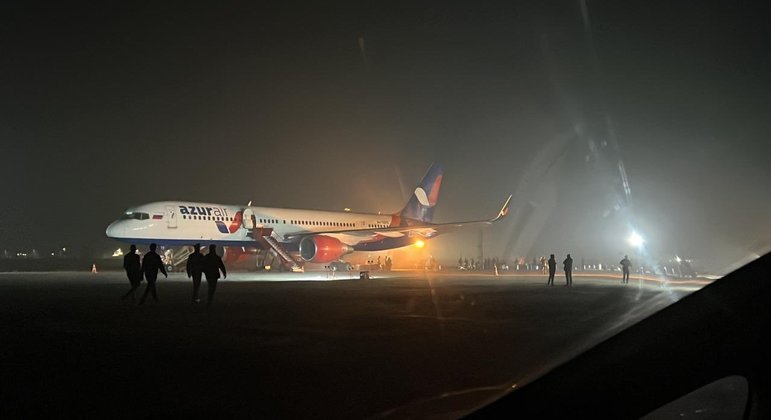 Avião de empresa russa faz pouso de emergência na Índia após ameaça de bomba
