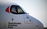 Para enaltecer a aeronave, a ATR destacou a capacidade do modelo de voar com combustível de aviação sustentável — menos agressivo ao meio ambiente
