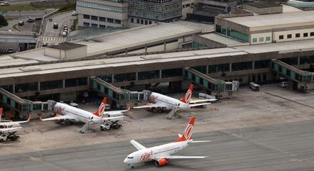 Aviões taxiando no Aeroporto de Congonhas, zona sul de São Paulo