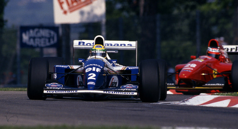 Depois do bicampeonato, a Williams chamou a atenção de Senna, que em 1994 assinou com o time. Mas, o FW16 de Newey tornou o sonho em pesadelo na etapa de Ímola, na Itália. Em uma curva de alta velocidade, Senna perdeu o controle do carro e, após bater no muro, morreu. Em sua autobiografia, o engenheiro afirma que algo no veículo estava errado e reafirma: 'Eu sempre sentirei um grau de responsabilidade pela morte de Ayrton'
