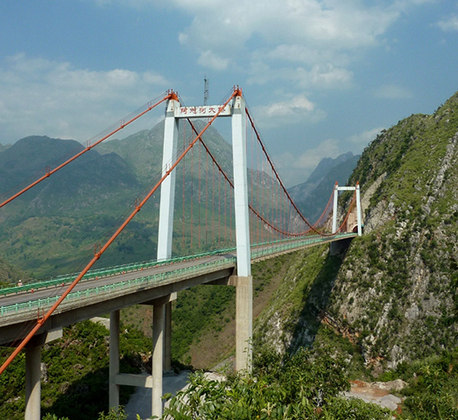 Azhihe - 247m -  Mais uma ponte em Guizhou, na China. Inaugurada em 2003, passa por dentro de túneis escavados em montanhas rochosas. 