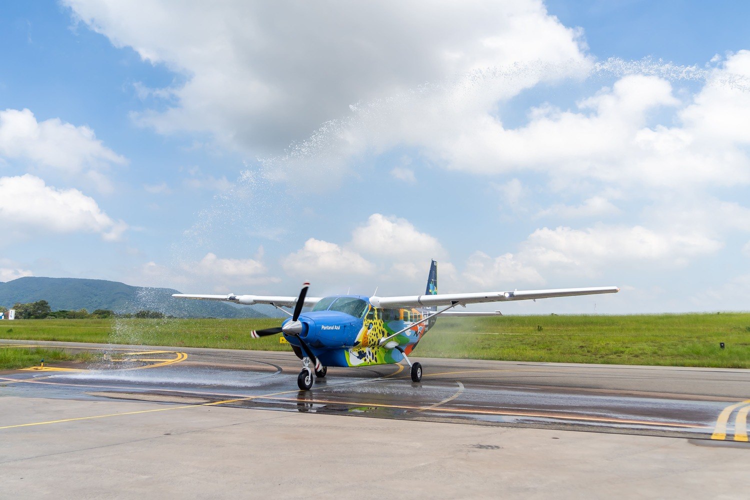 Azul se despede do primeiro avião a compor sua frota - Prisma - R7 Luiz  Fara Monteiro