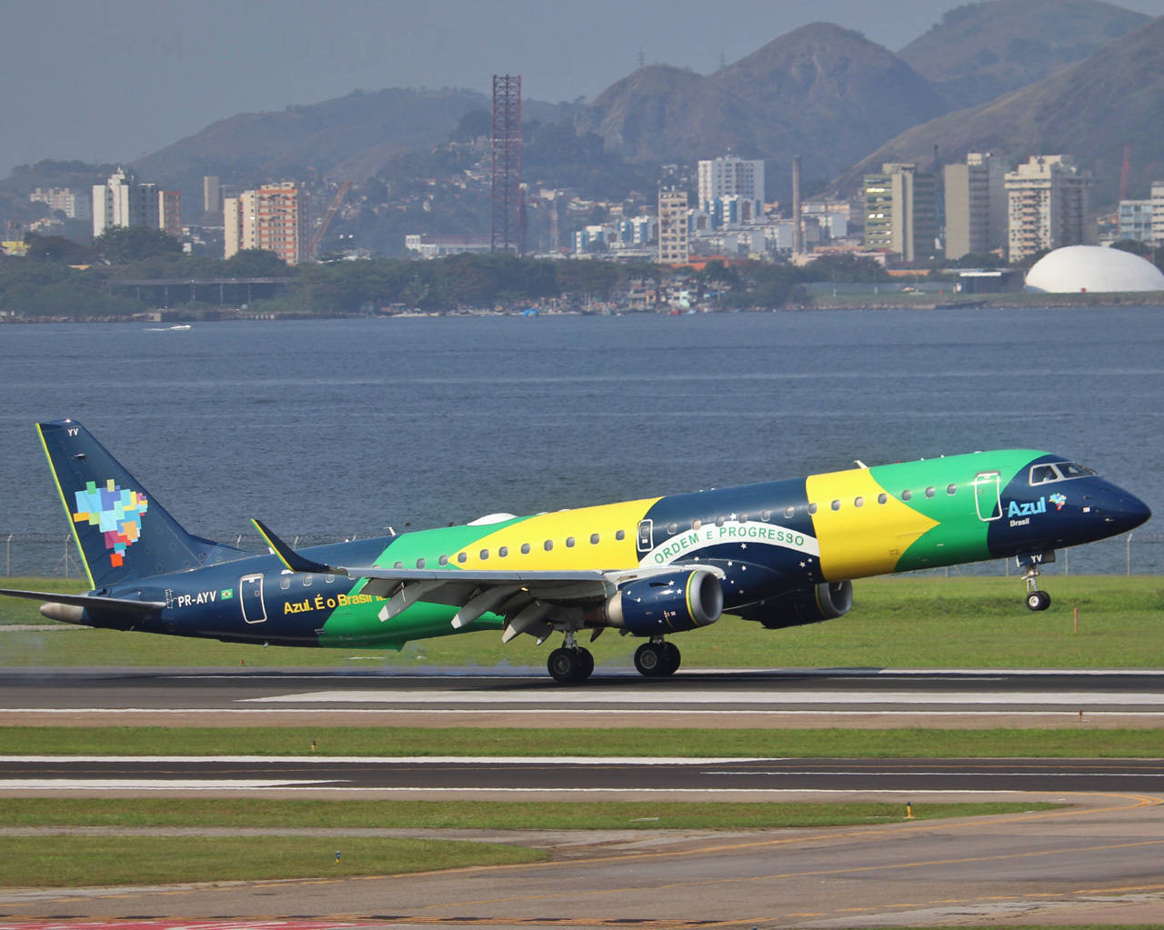 Azul: companhia aérea mais pontual do Brasil