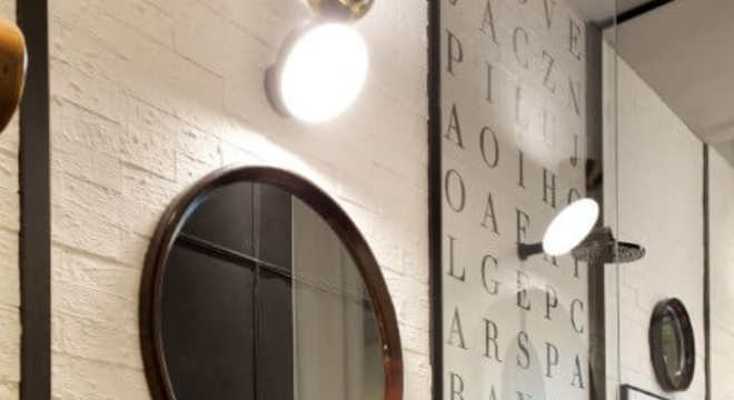 Azulejo para banheiro com letras Projeto de Paola Ribeiro