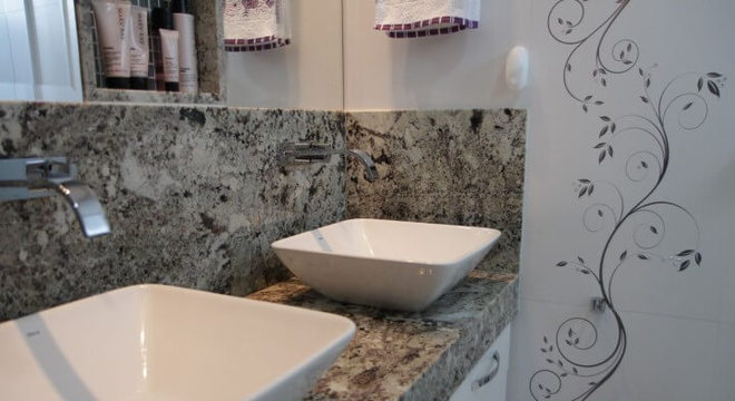 Azulejo para banheiro decorado Projeto de Karen Pelegrini Luz