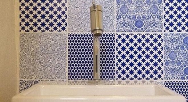 Azulejo para banheiro em ladrilho Projeto de Adriana Fontana