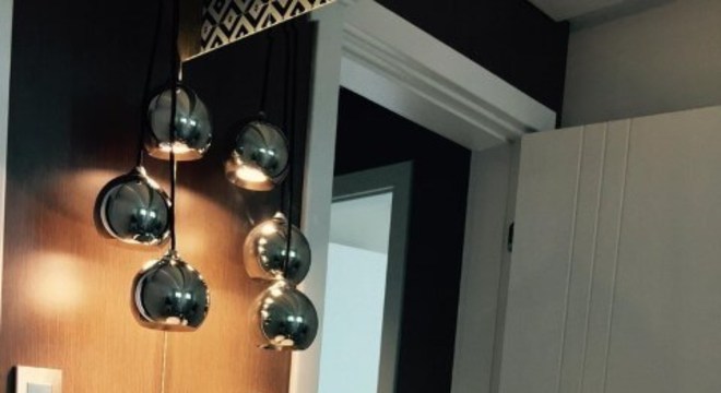 Azulejo para banheiro preto e branco Projeto de Thiago Zuza Design