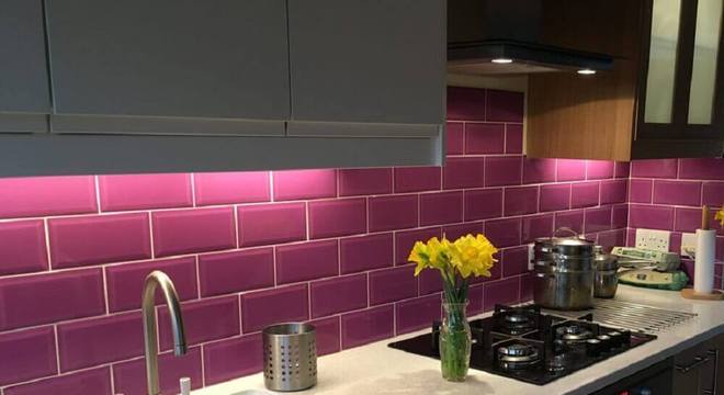 azulejo roxo para cozinha