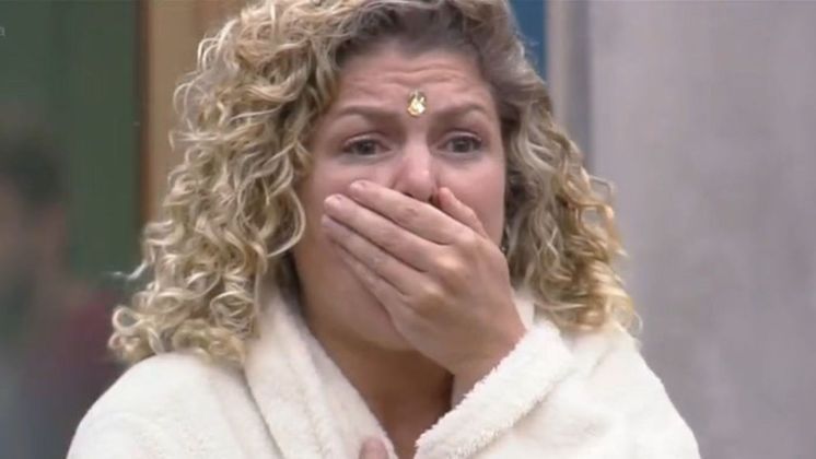 A expulsão de Tiago e Shay também foi um golpe duro para os dois grupos! Babi, que era muito próxima do ex-peão iraniano e havia desenvolvido uma forte amizade com ele, ficou chocada e muito triste ao saber que o amigo não estava mais no reality rural