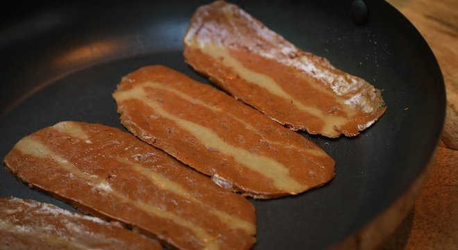 A empresa oferece muitos produtos a restaurantes e casas em Glasgow, como esse 'bacon'