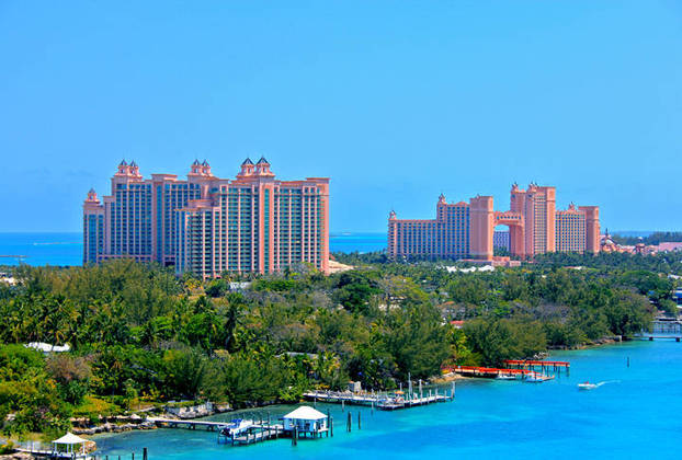 Bahamas  - Caribe - 401 mil habitantes em 13.800 km2.  Capital- Nassau