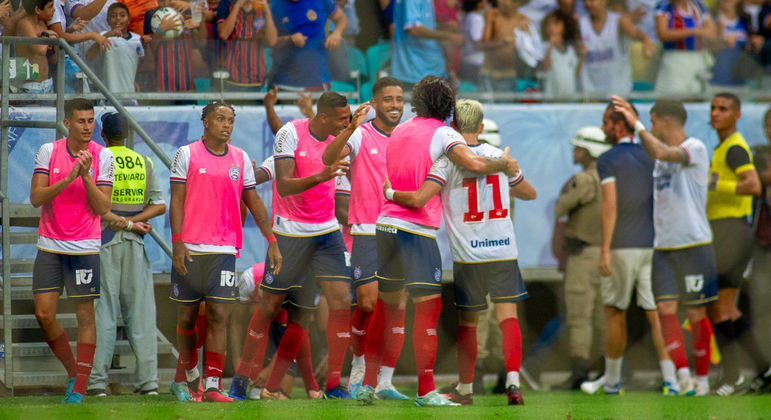 O Bahia venceu o Jacuipense por 3 a 0, com gols de Everaldo Stum, Cauly e Vítor Jacaré
