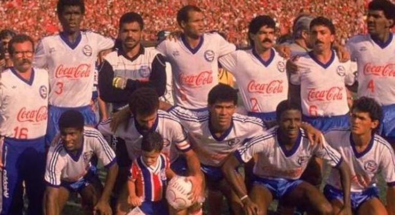 BAHIA: três participações (1960, 1964 e 1989).