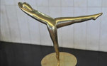 Bailarina, escultura de bronze polido do modernista Victor Brecheret, foi destruída pelos vândalos. A obra, criada em 1920, foi arrancada do pedestal e deixada no chão de uma das salas do Congresso Nacional