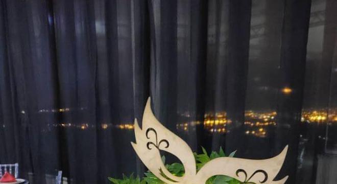 Baile de máscara masculino