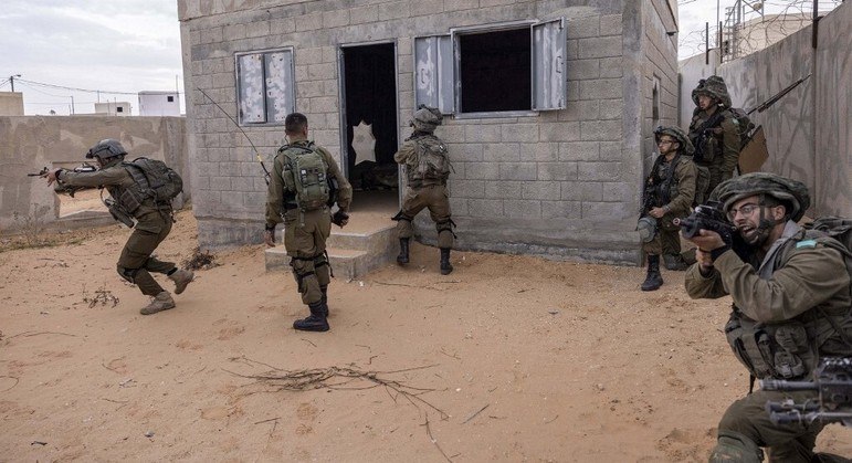 A base militar de Negev fica a leste da Faixa de Gaza,onde os militares aguardam o aval para a incursão terrestre