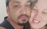 O Balanço Geral foi até Santo André (SP) para conversar com Ana Maria, de 51 anos, acusada de matar o marido Alex, de 43. Câmeras de segurança registraram o momento em que o carro onde Alex foi encontrado morto parou na faixa de pedestres. Em seguida, Ana teria efetuado os três disparos e descido do veículo com seu filho. Quando soube pela TV que a vítima morreu, ela se entregou à polícia e disse que agiu em legítima defesa. Entenda o caso 