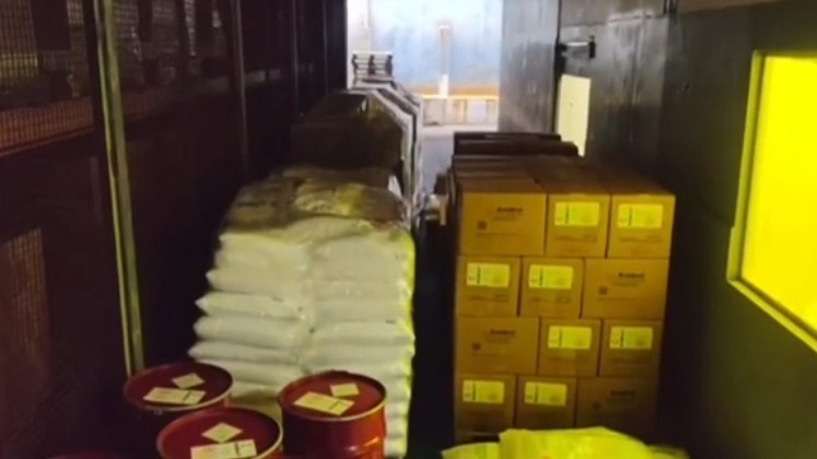 Durante uma operação realizada pela Polícia Federal, foi encontrado um produto químico capaz de produzir até 16 toneladas de crack. No Brasil, o quilo da droga é vendido entre US$ 3 e 5 mil, gerando um mercado milionário. Foram encontradas cerca de sessenta transações vinculadas as ações desse grupo. E, pelo menos, 12 toneladas de produtos químicos desviados