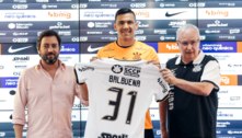 Corinthians afasta o zagueiro Balbuena e o atacante Júnior Moraes