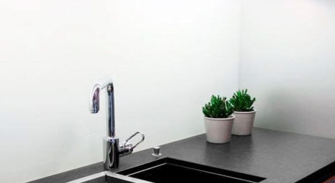 bancada de ardósia preta