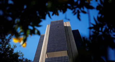 Fase inicial da reunião discute perspectivas da economia