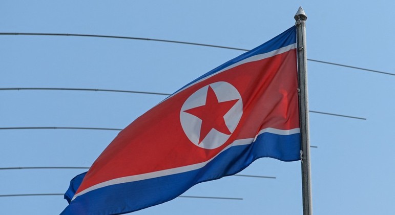 A Coreia do Norte lançou no mar um míssil balístico a partir de um submarino, informou o Exército sul-coreano