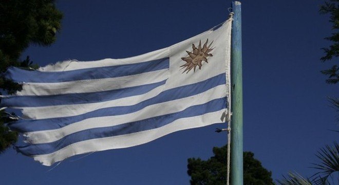 Avião que irá repatriar europeus decola neste sábado (28) do Uruguai