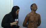 Bandido dá risada na cara de repórter ao ser preso em Manaus (AM)
