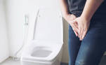 Alterações na bexiga, como dor ao urinar, sangue na urina ou necessidade de urinar com mais ou menos frequência