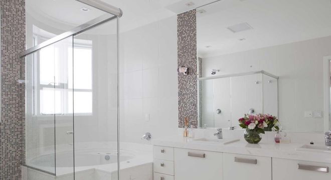 banheiros planejados armario de banheoro com pastilhas erica salguero