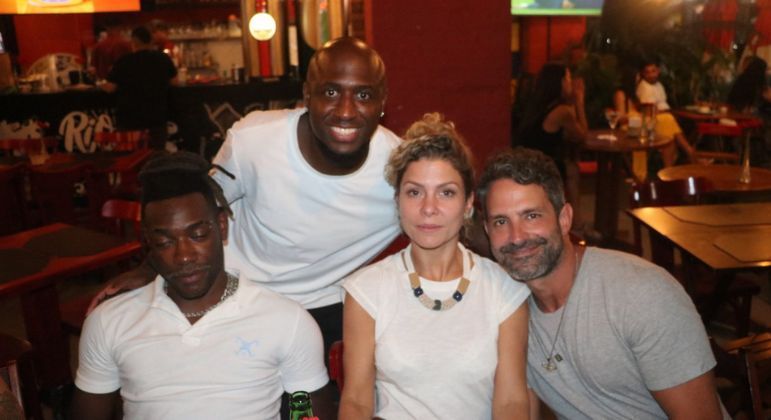 Bárbara Borges, Iran Malfitano, André Marinho e Pelé Milflows se reencontram