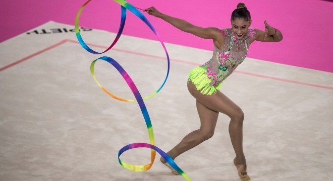 Bárbara Domingos faz bela apresentação e garante a prata na final da fita