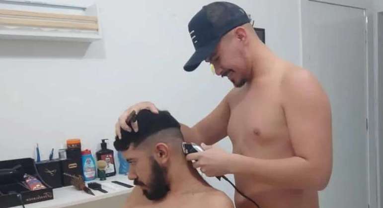 Barbearia faz sucesso internacional por naturalismo em Fortaleza