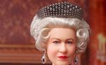 A fabricante de brinquedos Mattel decidiu homenagear a rainha Elizabeth 2ª por seu Jubileu de Platina (70 anos de reinado) com o lançamento de uma boneca Barbie inspirada na monarca. Nesta quinta-feira (21), ela completa 96 anos