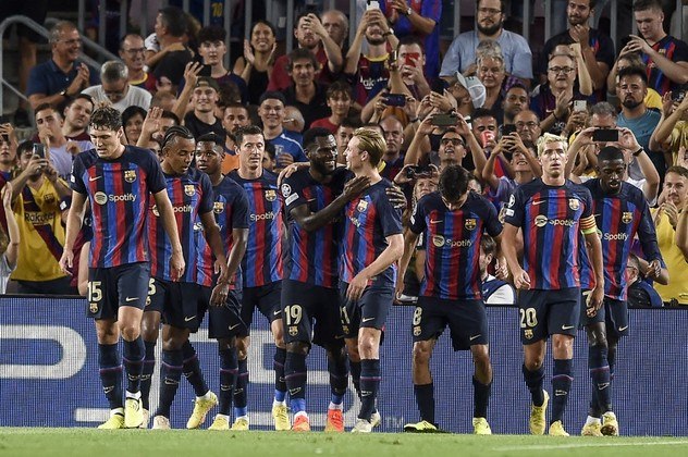 Com direito a goleada, o Barcelona venceu o PIzen, da República Tcheca, por 5 a 1, em casa. Com o resultado, os catalães estão na liderança do Grupo C